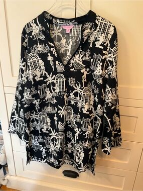 Lilly Pulitzer Black and White Printed Tunic Top